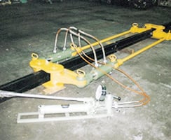 レール緊張器 MH0137